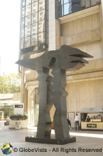 Bird Totem sculpture