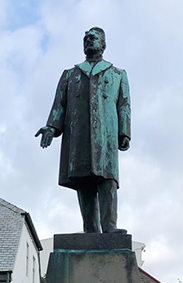  Hannes Hafstein statue