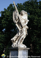 Angel Bridge statues