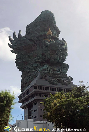 Garuda Wisnu statue